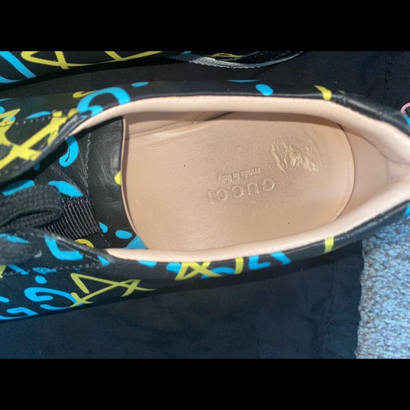 🎀GUCCI🎀AUTHENTIC AND LIMITED EDITION SNEAKERS 🎀 - Picture 5 of 8
